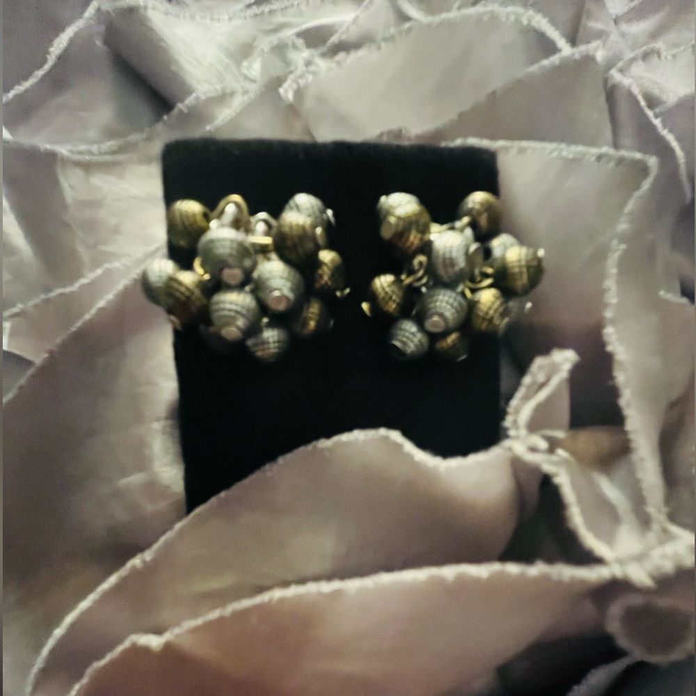 CHICO’S Multi Burst Beads Stud Earrings